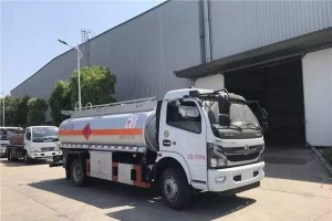 国六东风8吨油罐车